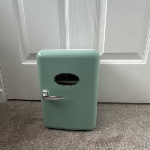 Portable mini fridge hot and - hot,