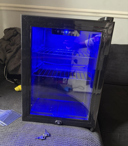 Black mini fridge - glass, door
