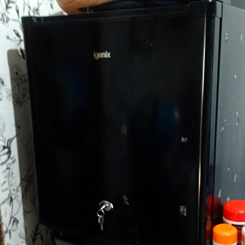 Igenix black lockable table - lockable,